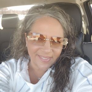 Meet your Posher, Angie